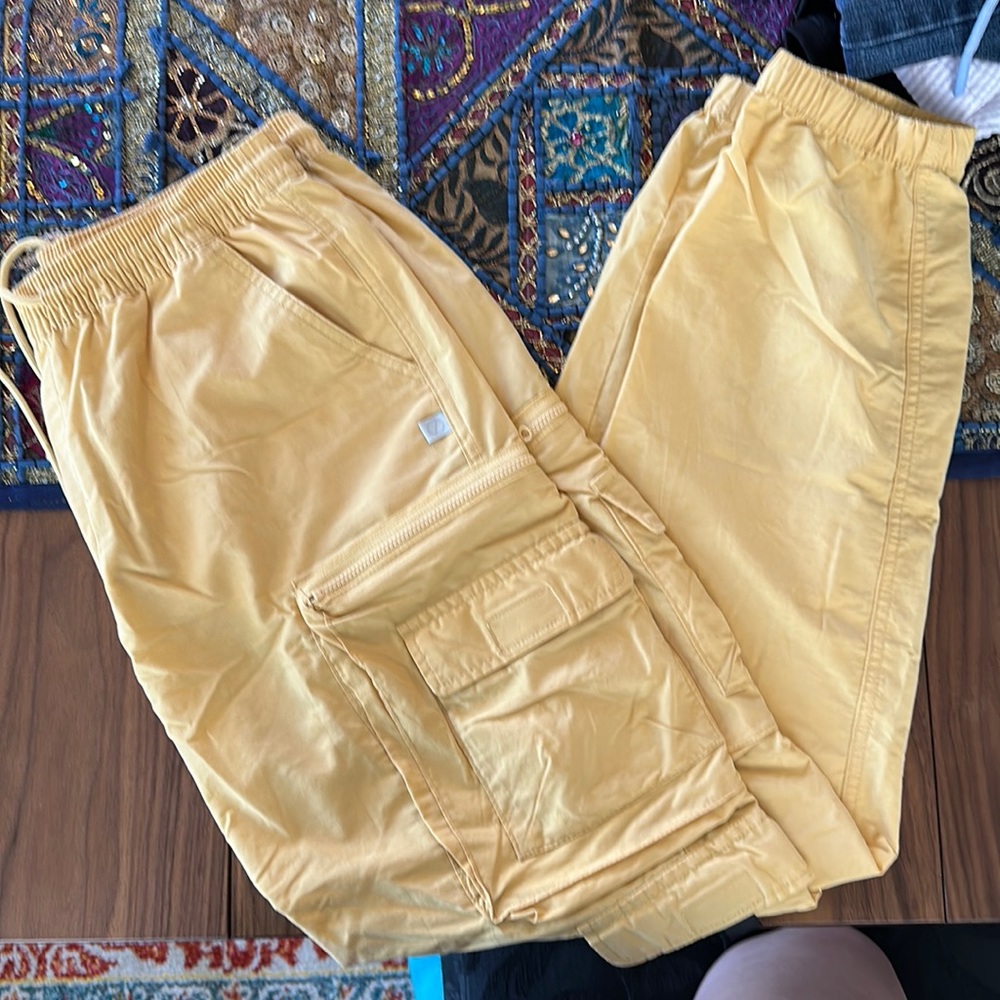 Urban outfitters yellow cargo pants. Super fashionable street style. Comfy.